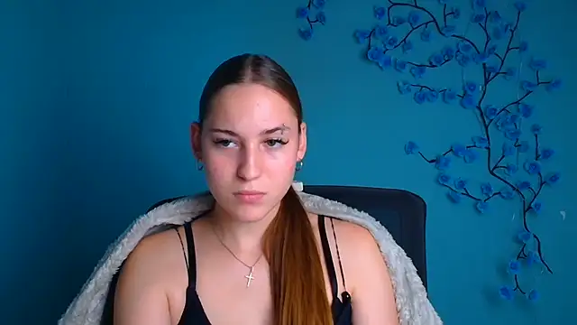 Holly Mooon  online show from 6, 7, 2026