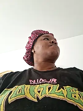 Snapshot of princessZazafire chatting on 17, 7, 2026 princessZazafire online show from 17, 7, 2026