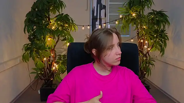 ReinaAdams online show from 27, 6, 2026