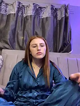 Snapshot of Redvelvetxx2 chatting on 2, 7, 2026 Redvelvetxx2 online show from 2, 7, 2026
