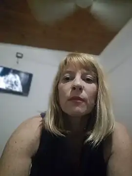 CarmenAmorosa online show from 18, 7, 2026
