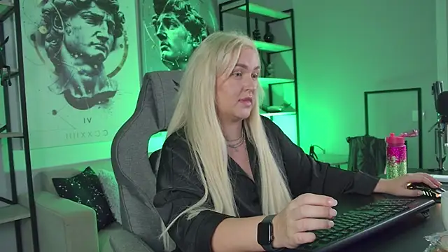 AmelieRowan online show from 22, 7, 2026
