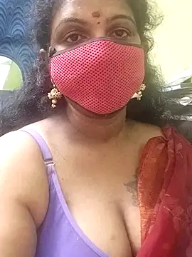 Snapshot of Poojitha-Queen chatting on 4, 7, 2026 Poojitha-Queen online show from 4, 7, 2026