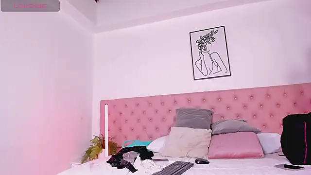 IvyRussel online show from 20, 7, 2026