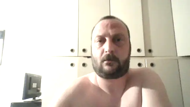 GluedWhippet online show from 4, 7, 2026