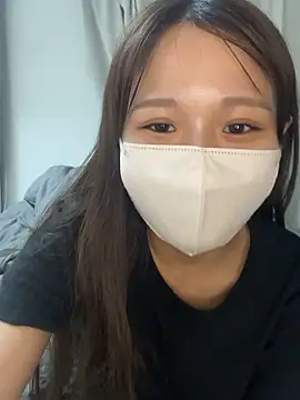 YUNA 033 online show from 21, 7, 2026