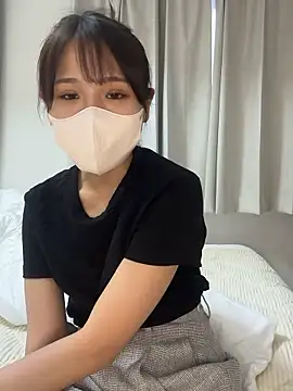 YUNA 033 online show from 25, 7, 2026