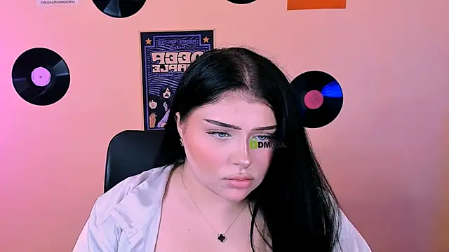 amanda striking online show from 5, 7, 2026