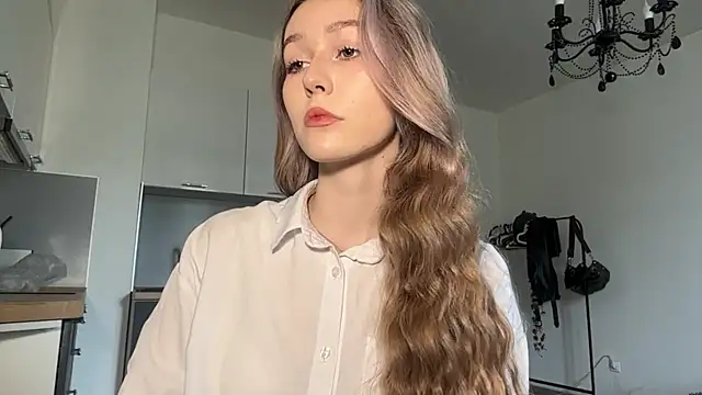 ShyandSkinnyAlice online show from 21, 7, 2026