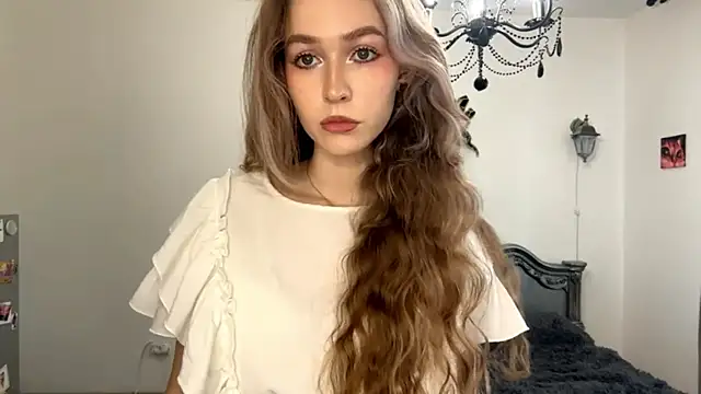 ShyandSkinnyAlice online show from 26, 7, 2026