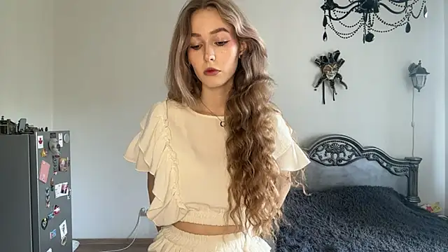 ShyandSkinnyAlice online show from 28, 7, 2026