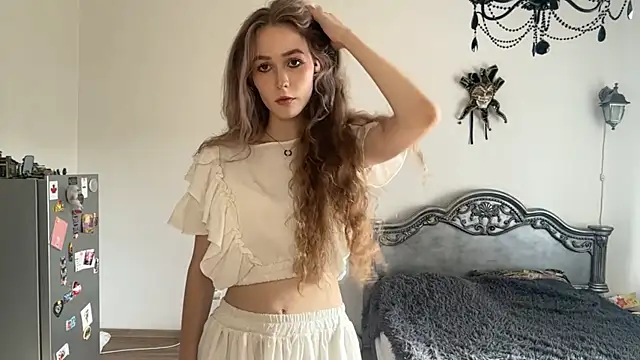 ShyandSkinnyAlice online show from 28, 7, 2026