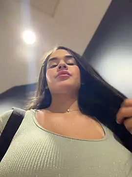 BellaLeclair  online show from 10, 7, 2026