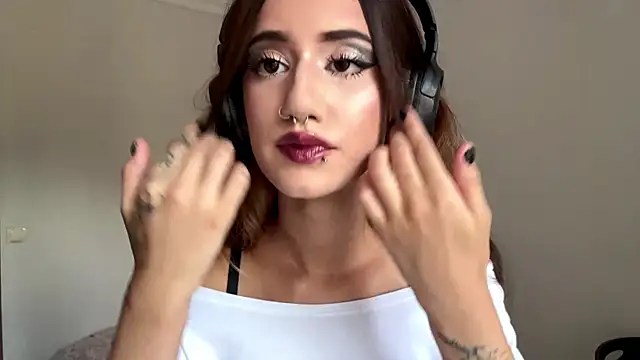 JuliaPierce online show from 8, 7, 2026