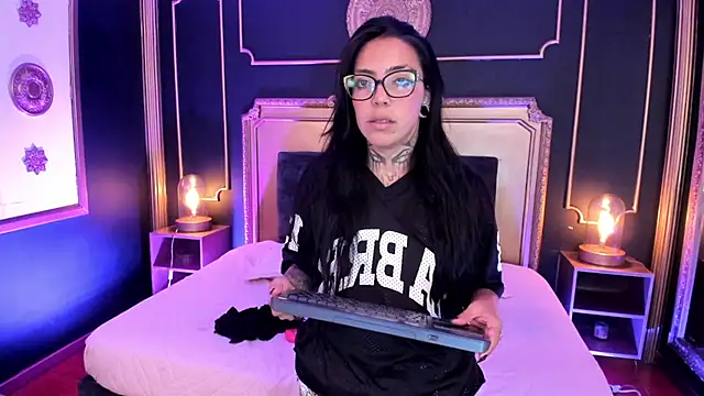 Gahia Thompson online show from 29, 7, 2026