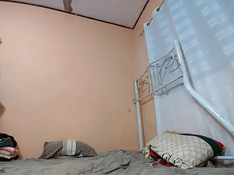 CreamyJulia online show from 28, 7, 2026