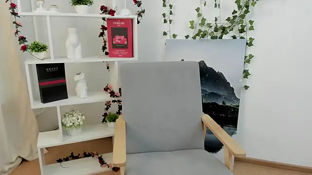 KarleneSantomauro online show from 9, 7, 2026