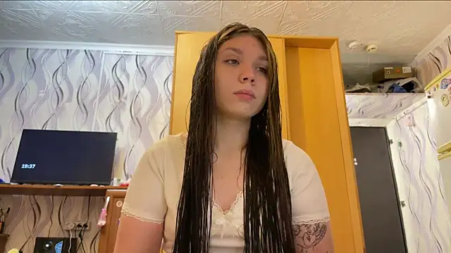 SallyFacing online show from 25, 7, 2026
