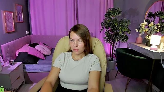 Kira Miragee online show from 16, 7, 2026