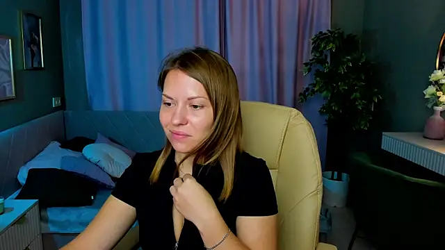 Kira Miragee online show from 23, 7, 2026