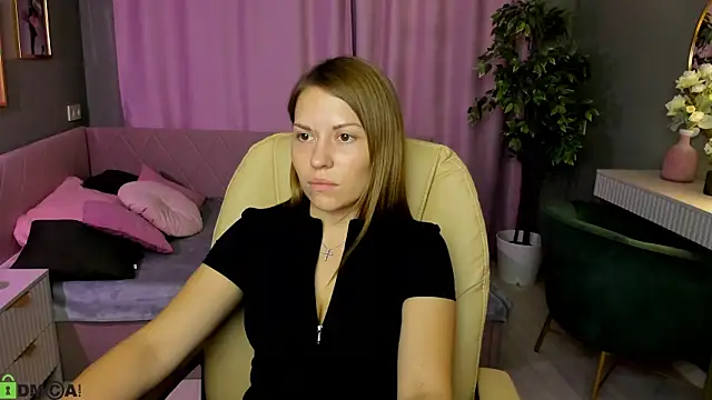 Kira Miragee online show from 24, 7, 2026