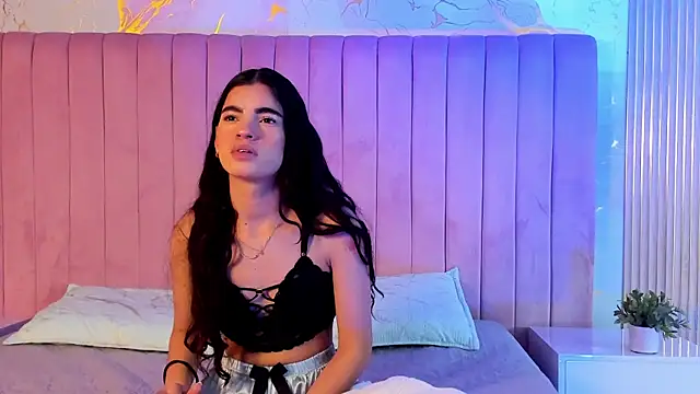 Mia Owensl online show from 23, 7, 2026