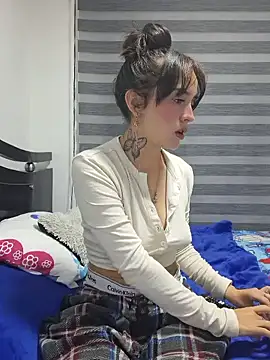 little siin  online show from 23, 7, 2026