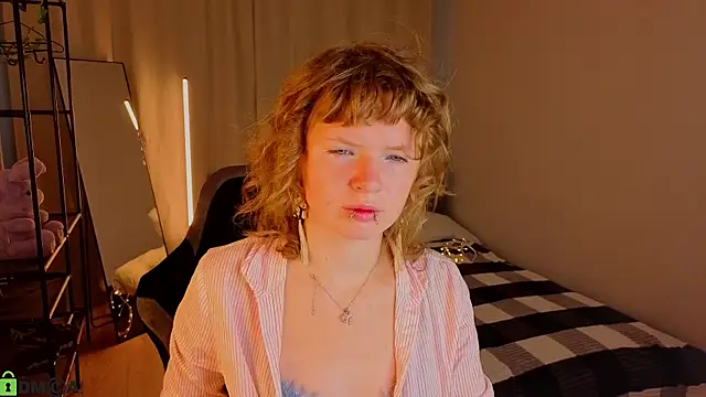 VioletDesiree online show from 25, 7, 2026