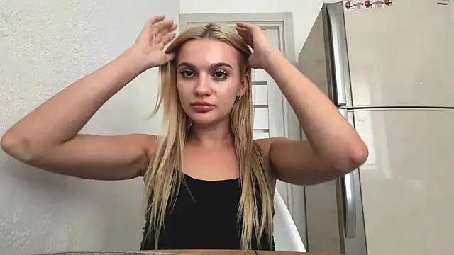 Snapshot of Karadelavine chatting on 9, 7, 2026 Karadelavine online show from 9, 7, 2026