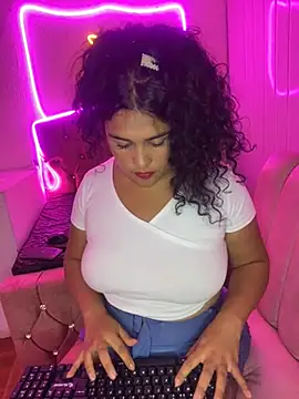 taylor honeey online show from 20, 7, 2026