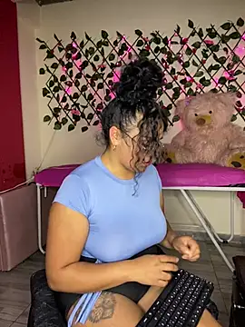 taylor honeey online show from 28, 7, 2026