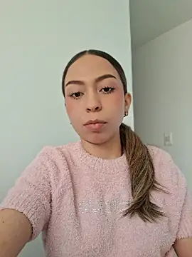 LuluBerry7 online show from 16, 7, 2026
