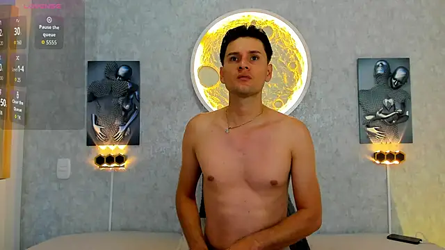 Bigcock Taylor online show from 23, 7, 2026