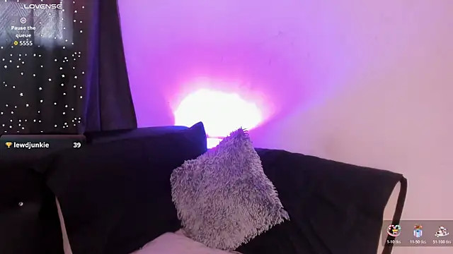 EmmilyRosee online show from 21, 7, 2026
