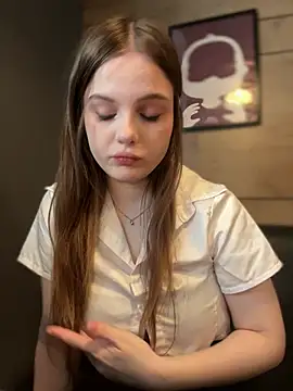 Snapshot of Lunabelle_ chatting on 24, 7, 2026 Lunabelle online show from 24, 7, 2026