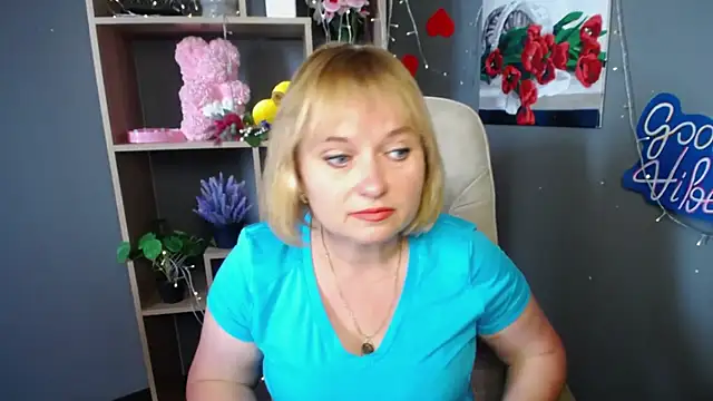 KiraSmiling online show from 22, 7, 2026
