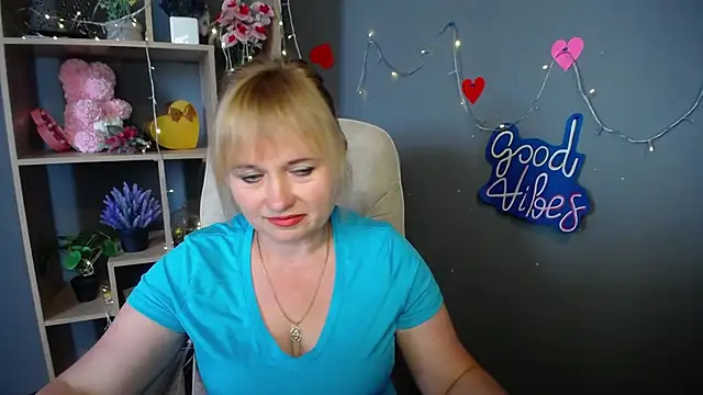 KiraSmiling online show from 26, 7, 2026
