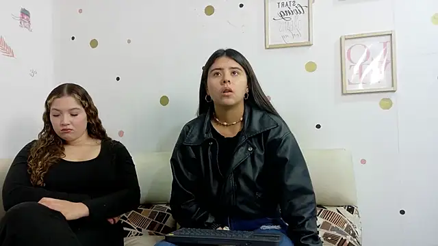 Emilyblosom-y-MiaRose online show from 21, 7, 2026