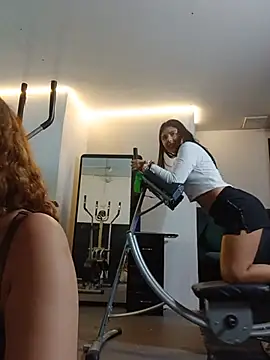 Emilyblosom-y-MiaRose online show from 23, 7, 2026