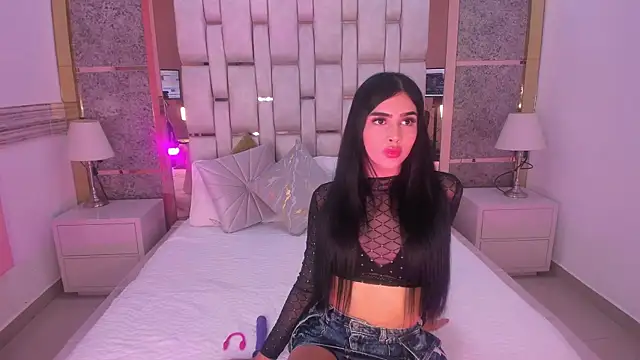 NahomiDeluxe online show from 21, 7, 2026