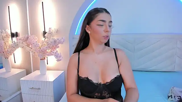 Riley Sweet   online show from 17, 7, 2026