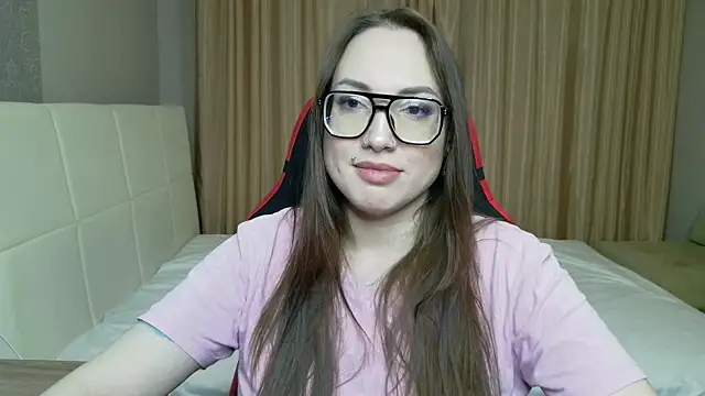 CarolineGlow  online show from 22, 7, 2026
