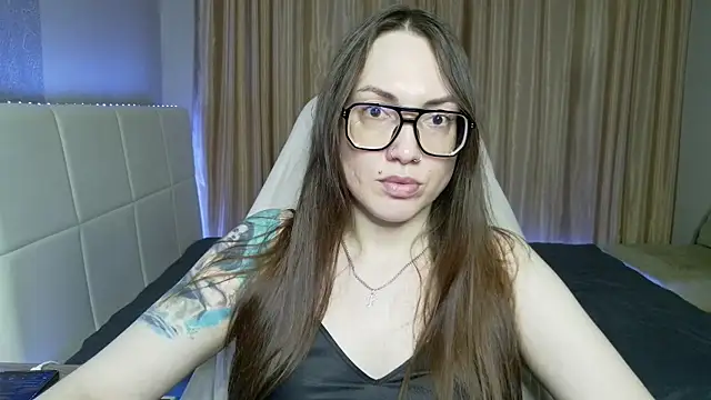 CarolineGlow  online show from 27, 7, 2026