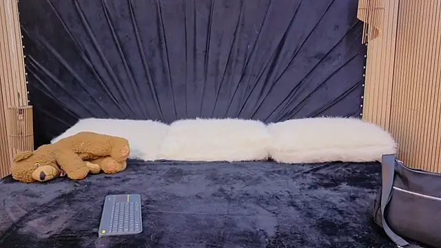 Megan Burning- online show from 27, 7, 2026