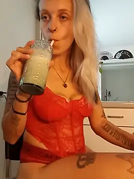 LillyWannaPlayy online show from 3, 8, 2026
