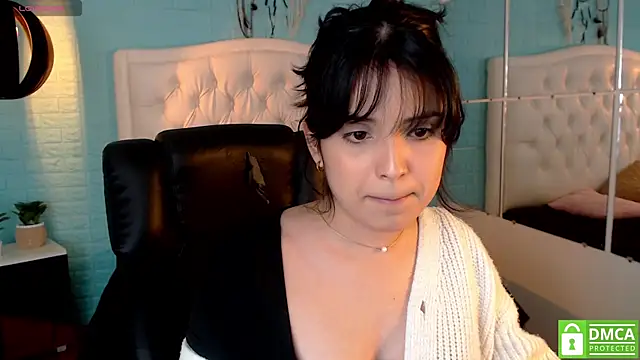 yurii petite online show from 21, 7, 2026