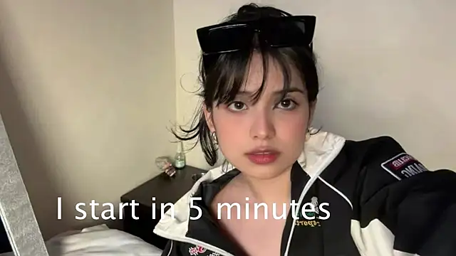 yurii petite online show from 22, 7, 2026