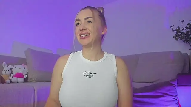 cute blondiex online show from 22, 7, 2026