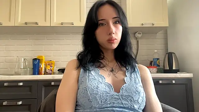IsabellaQiueen online show from 23, 7, 2026