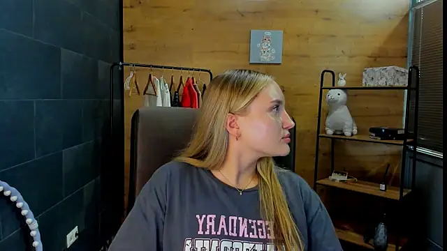 Snapshot of AnaaHunter chatting on 22, 7, 2026 AnaaHunter online show from 22, 7, 2026